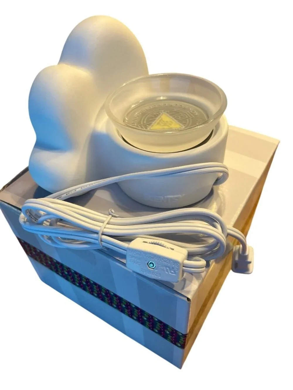 Scentsy Above The Clouds Electric Wax Warmer White Cloud Nursery Meditation - Picture 2 of 7